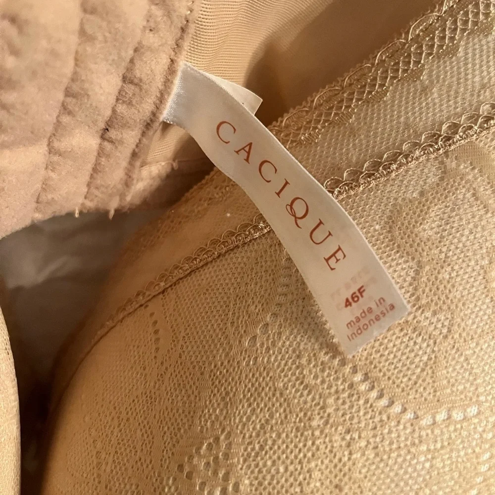 Cacique 46 F Lightly Lined Balconette Bra Nude  Lace Overlay Underwire